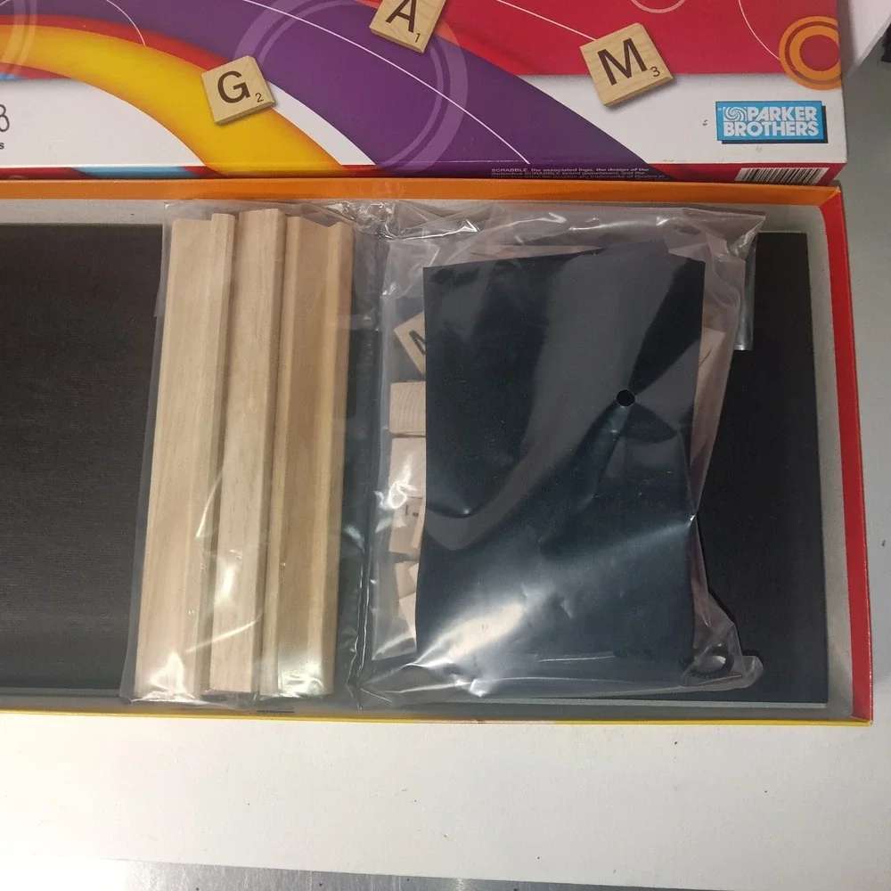 Parker Bros Scrabble 2007 Boardgame Wood Pieces Are Sealed Open Box - Picture 3 of 4
